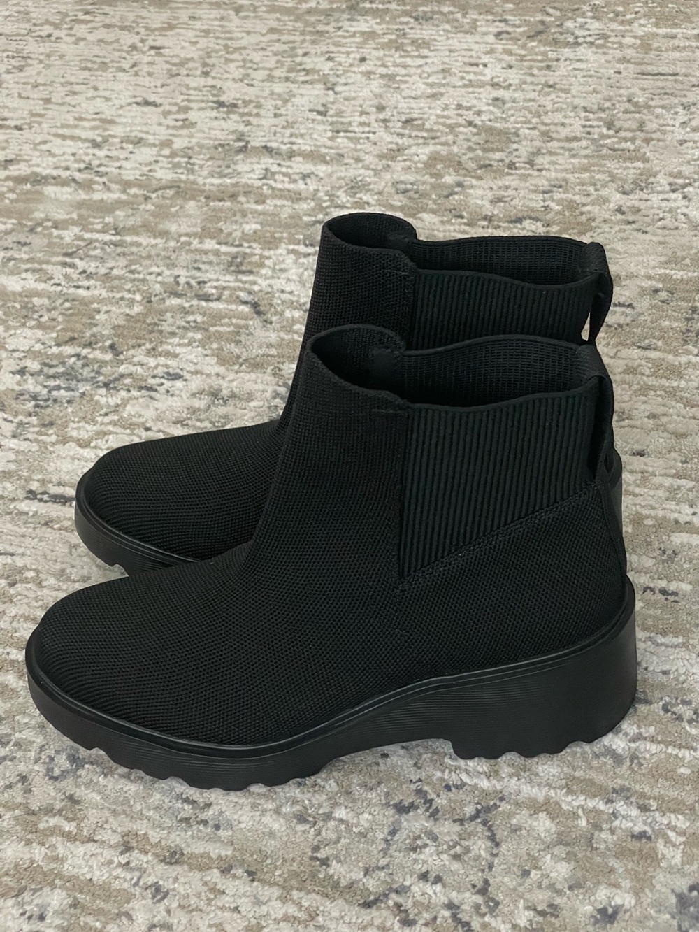 Vivaia Everly Black Chunky Boots Size 9 Chelsea Comfort Water Repellent $229